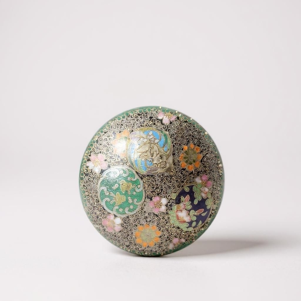 Vintage/antique cloissone and black lacquer round trinket box